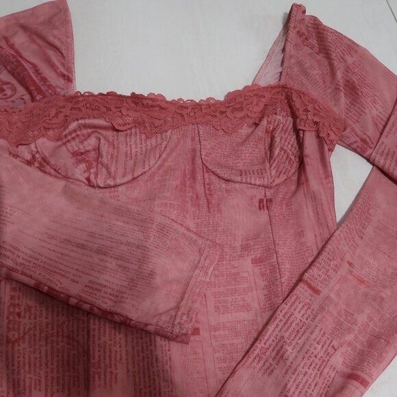 💗 Pink Long Sleeve Corset Dress – Sexy & Elegant 💗 - Picture 3 of 6